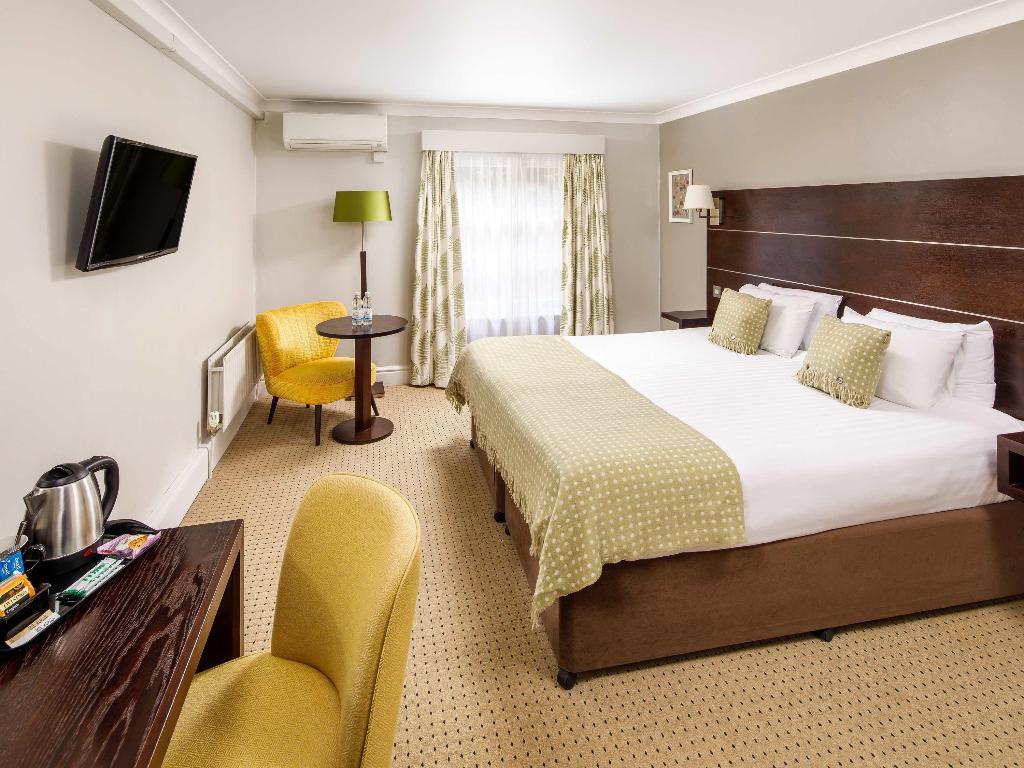 Classic room with 1 double bed