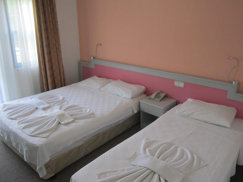 Aymes Hotel