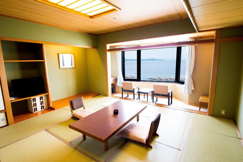 Naruto Grand Hotel