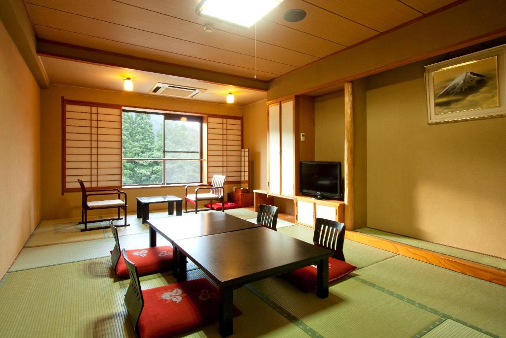 Plaza Hotel Sanrokuso