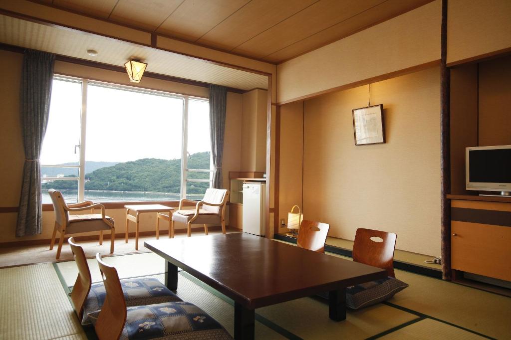 Toba Seaside Hotel