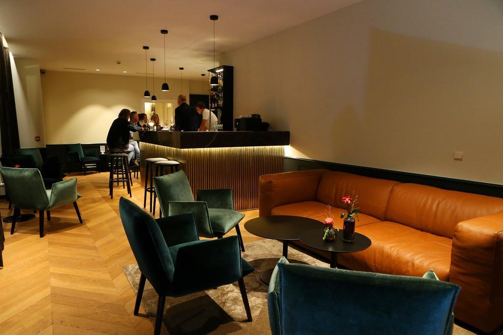 Acacia - Bar