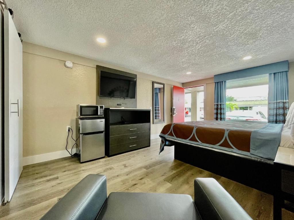 Super 8 by Wyndham Kissimmee/Orlando