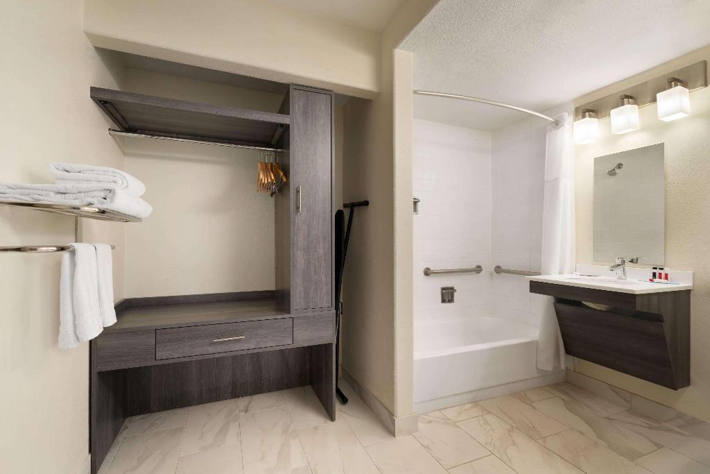 Ramada by Wyndham Tucson Airport