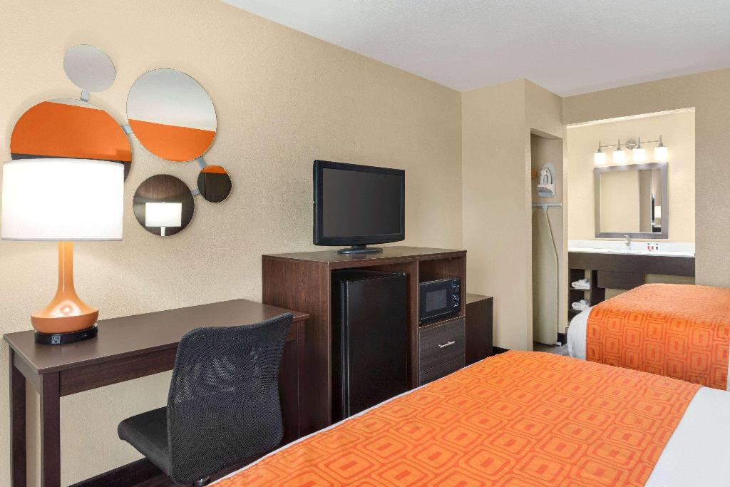 Howard Johnson by Wyndham Pigeon Forge
