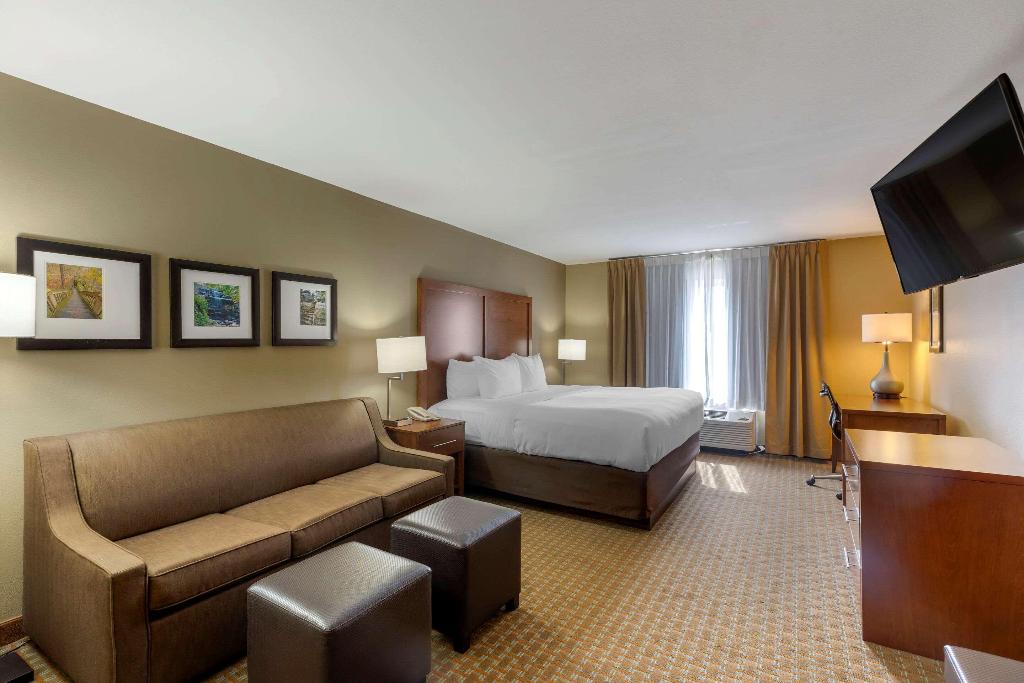 Comfort Inn & Suites Marion I-57