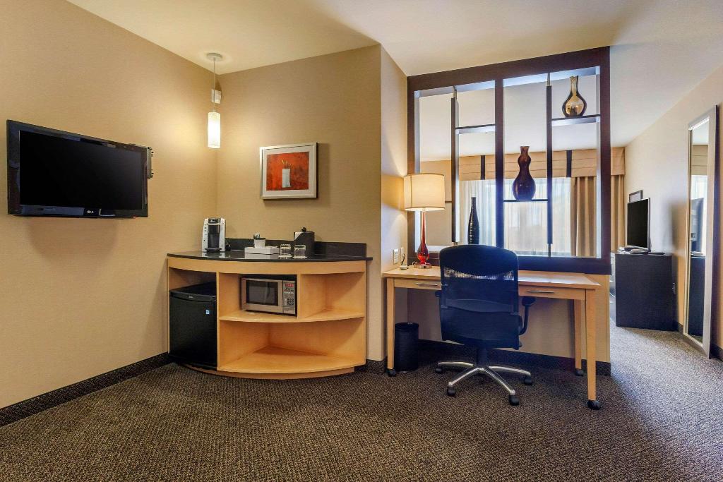 Cambria Suites Fort Collins
