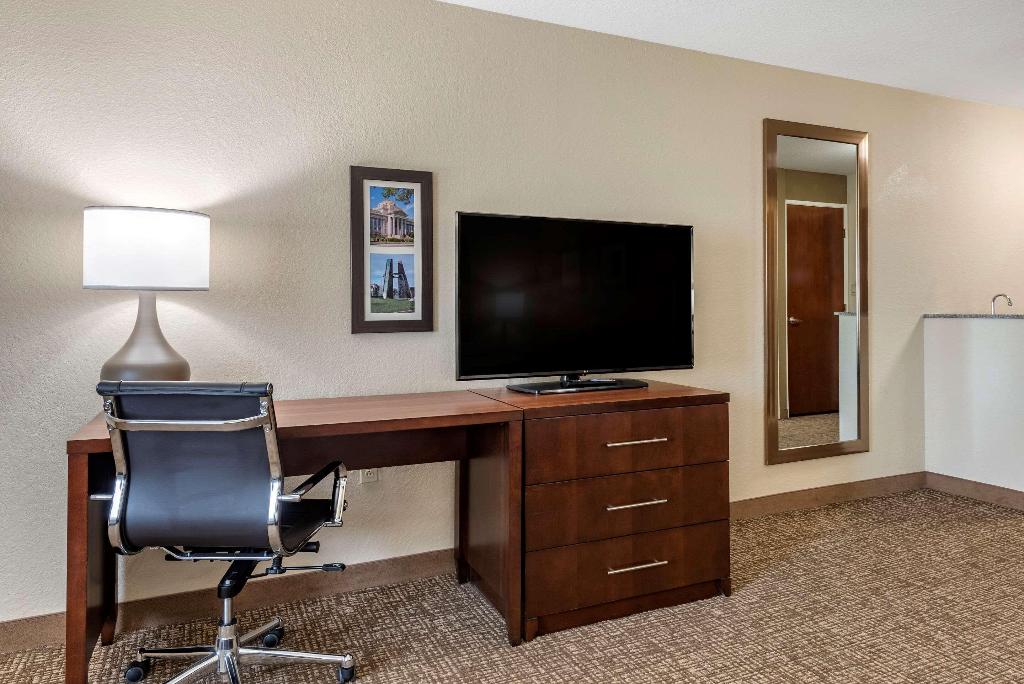 Comfort Inn & Suites Pueblo
