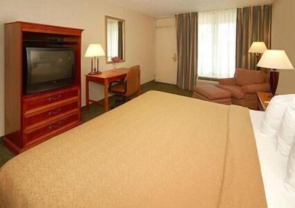 Quality Inn & Suites Conference Center