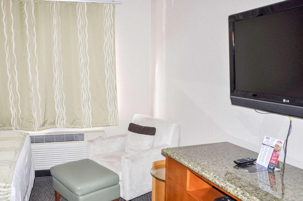 Bison inn and suites on university