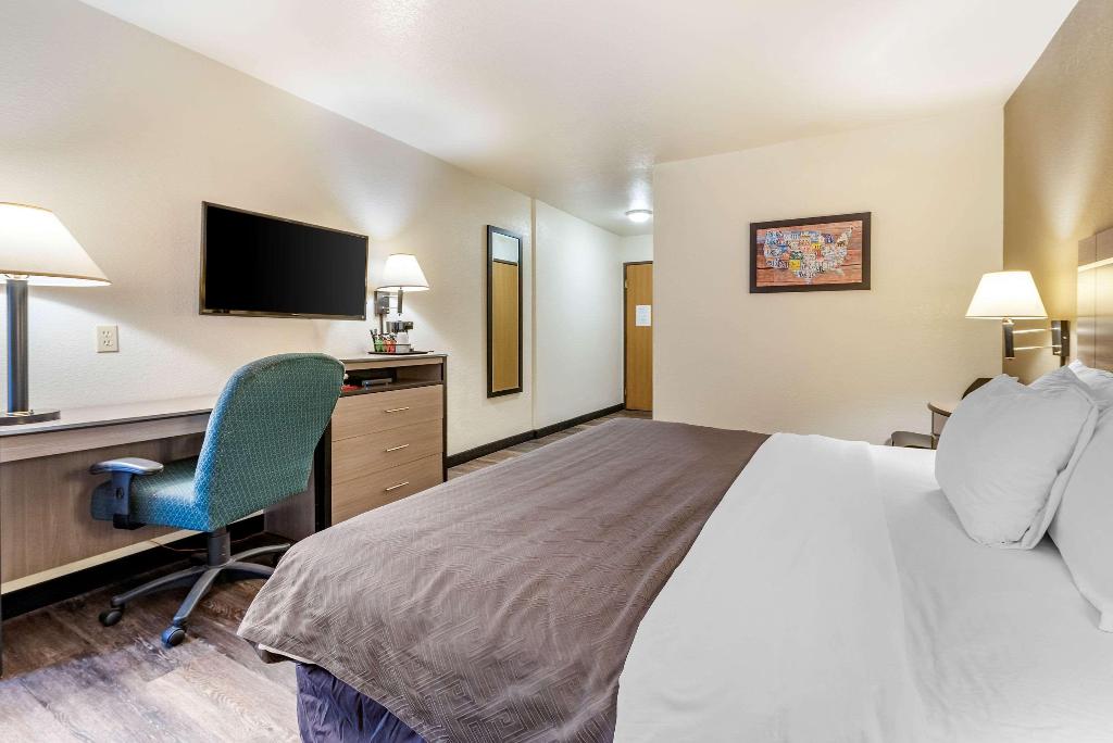 Econo Lodge Pueblo Area