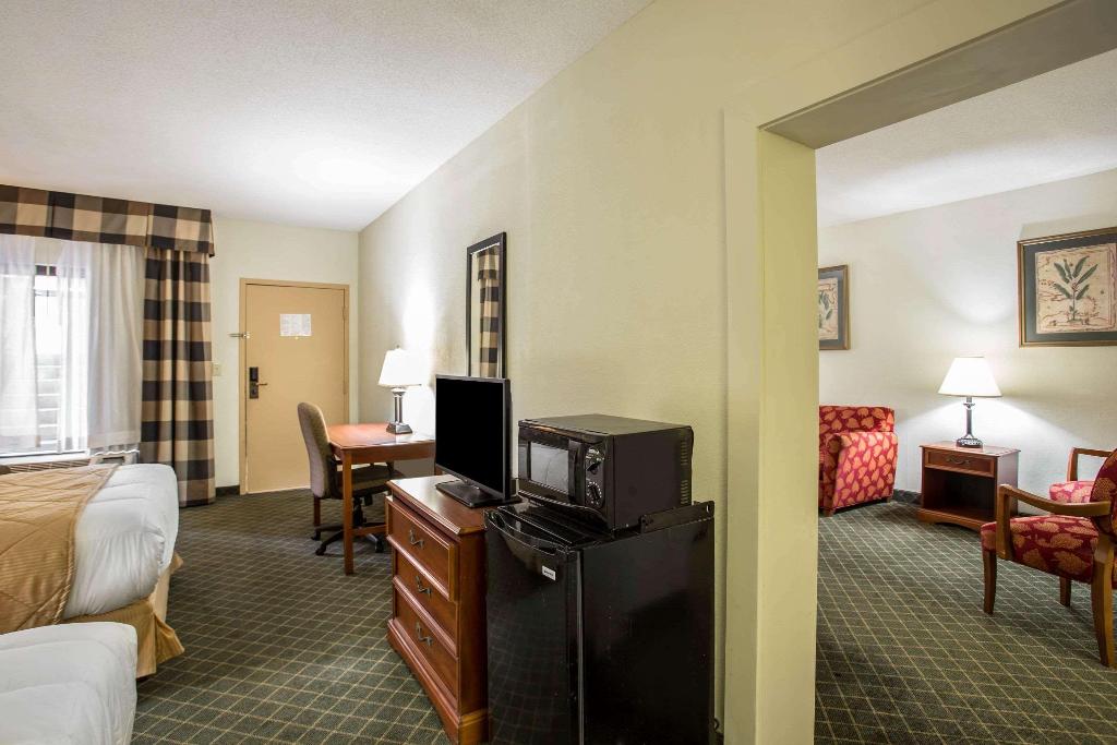 Clarion Inn & Suites Aiken South