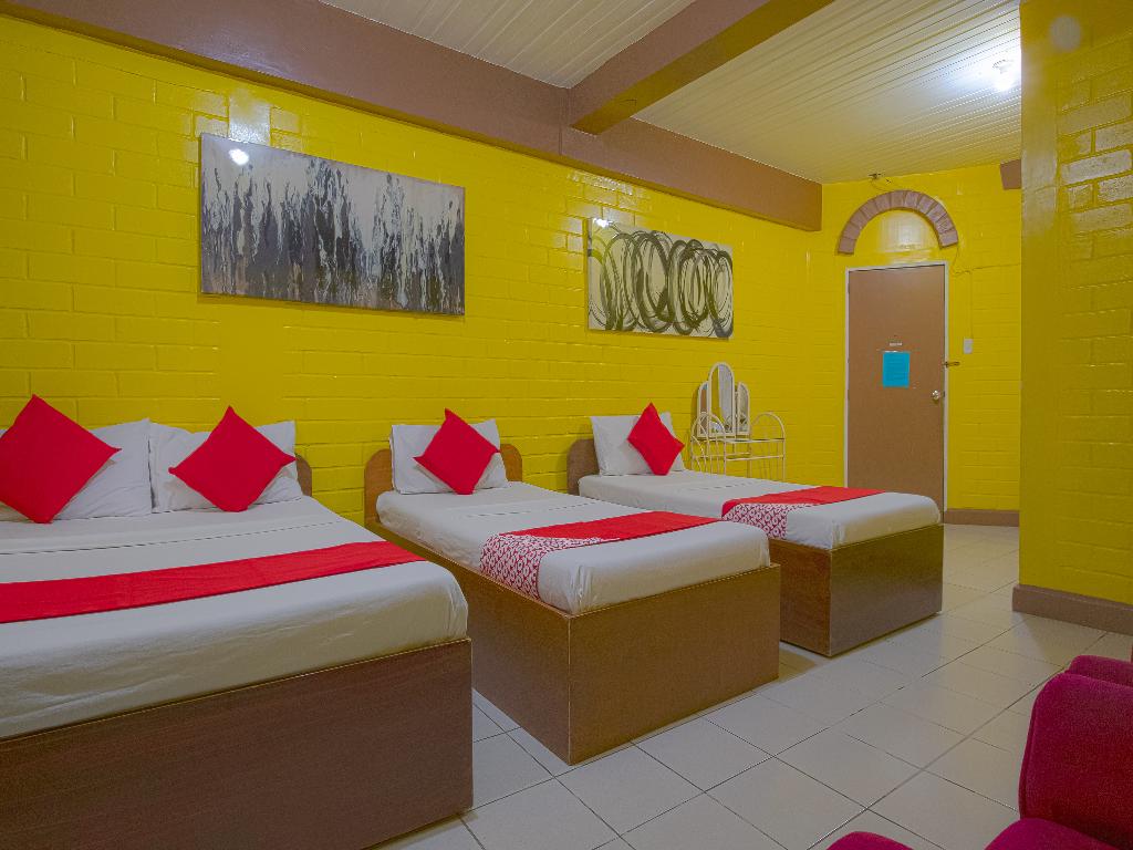 La Maria Pension & Tourist Inn Hotel