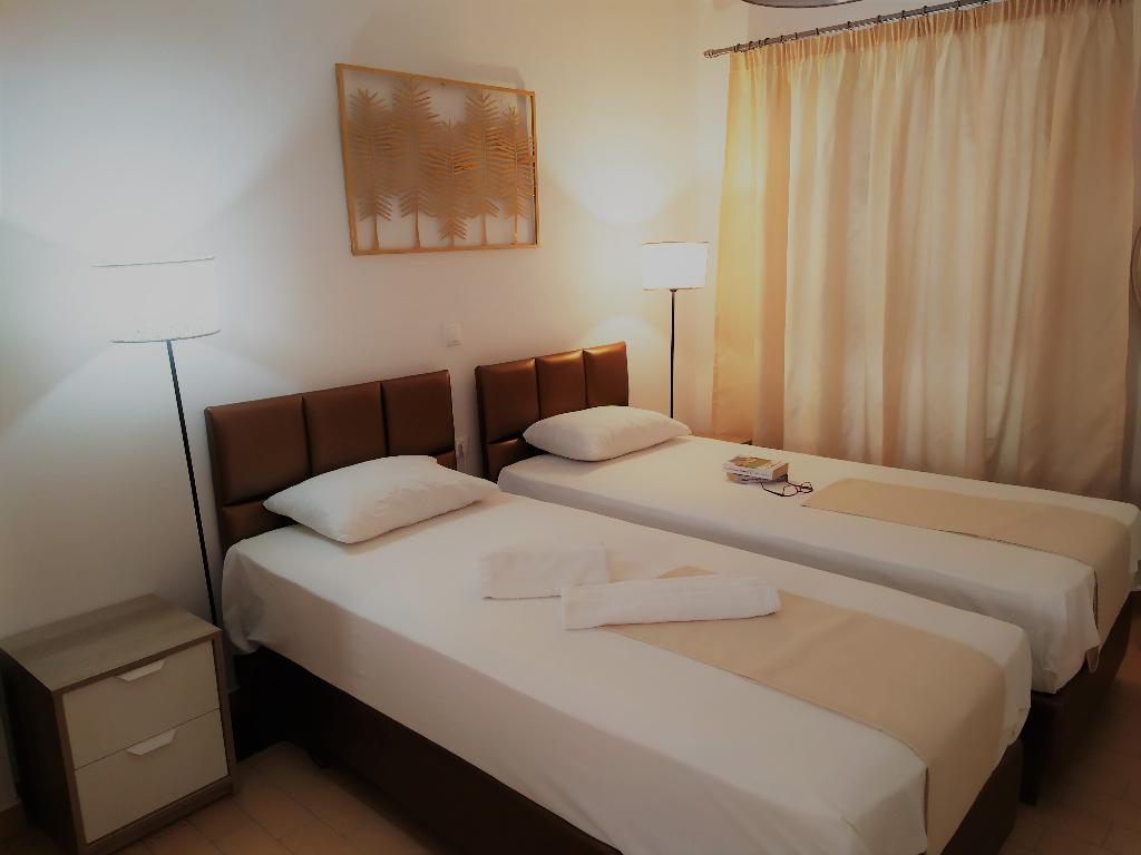 Aronis Apartments