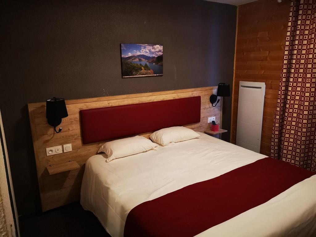 Brit Hotel Espace