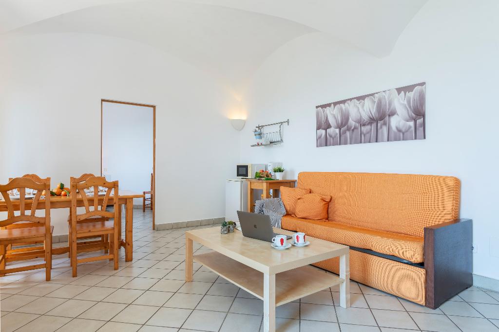 Petit Hotel Hostatgeria Sant Salvador
