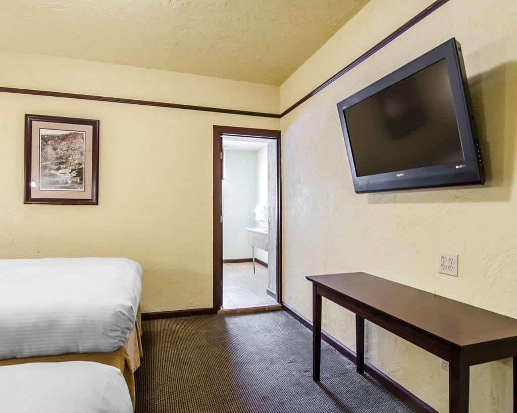 1929 Hotel Seville