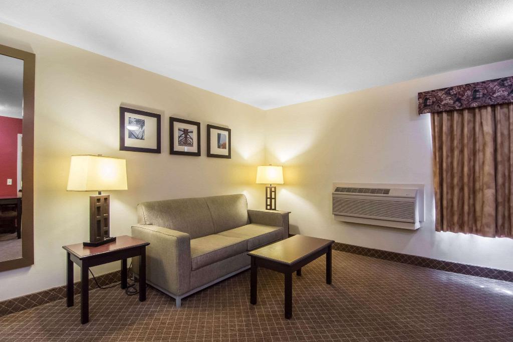 Comfort Inn & Suites Calgary Airport South