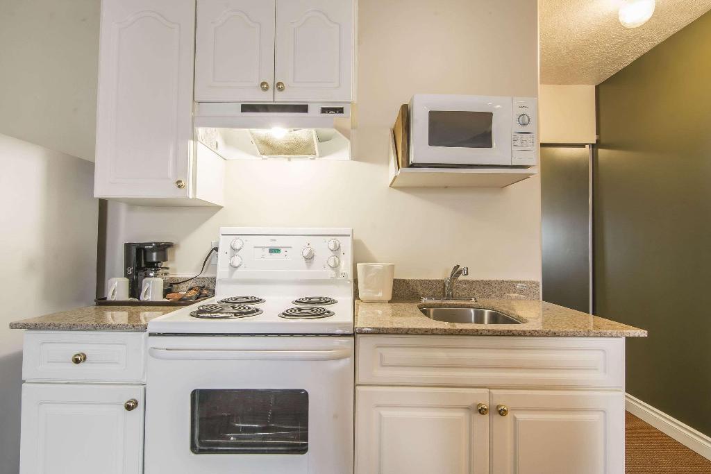 Econo Lodge Inn & Suites High Level Area