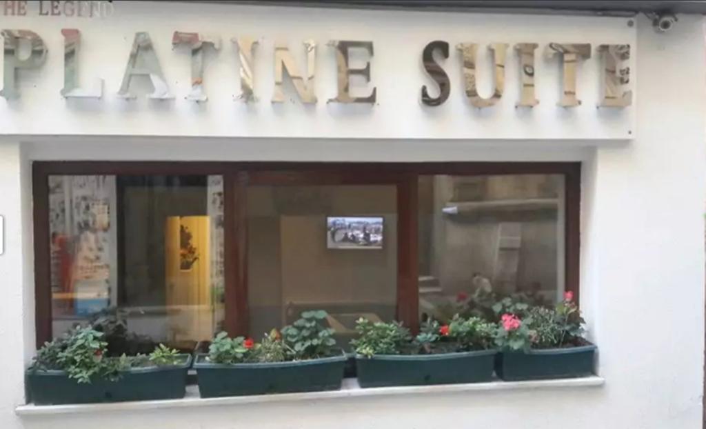 The Legend Platine Suite