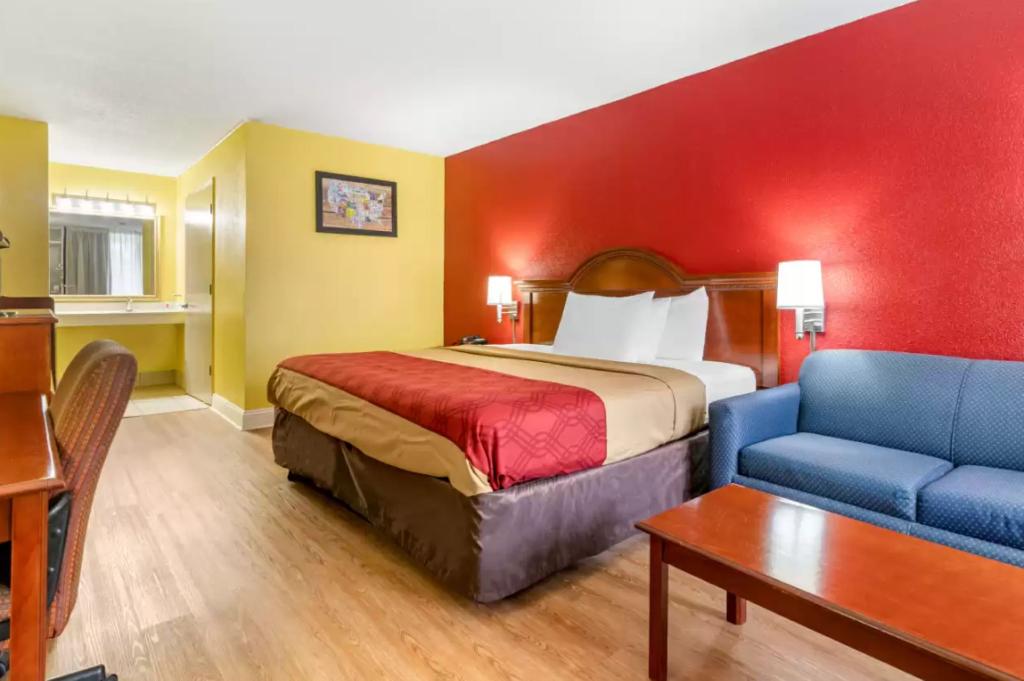 Econo Lodge- Douglas