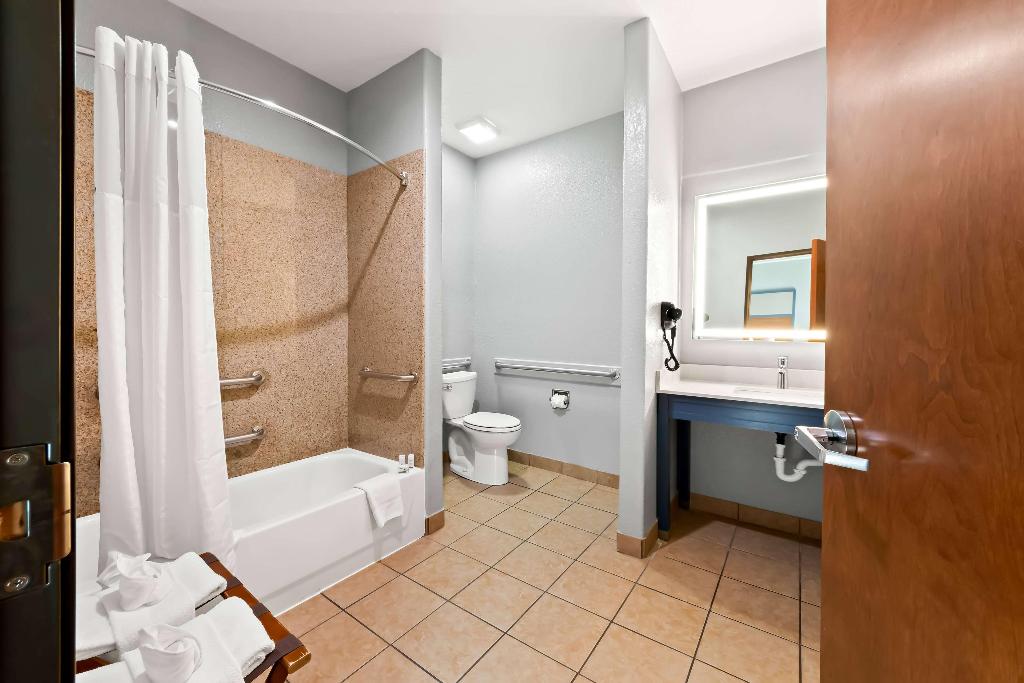 AmericInn by Wyndham New Braunfels