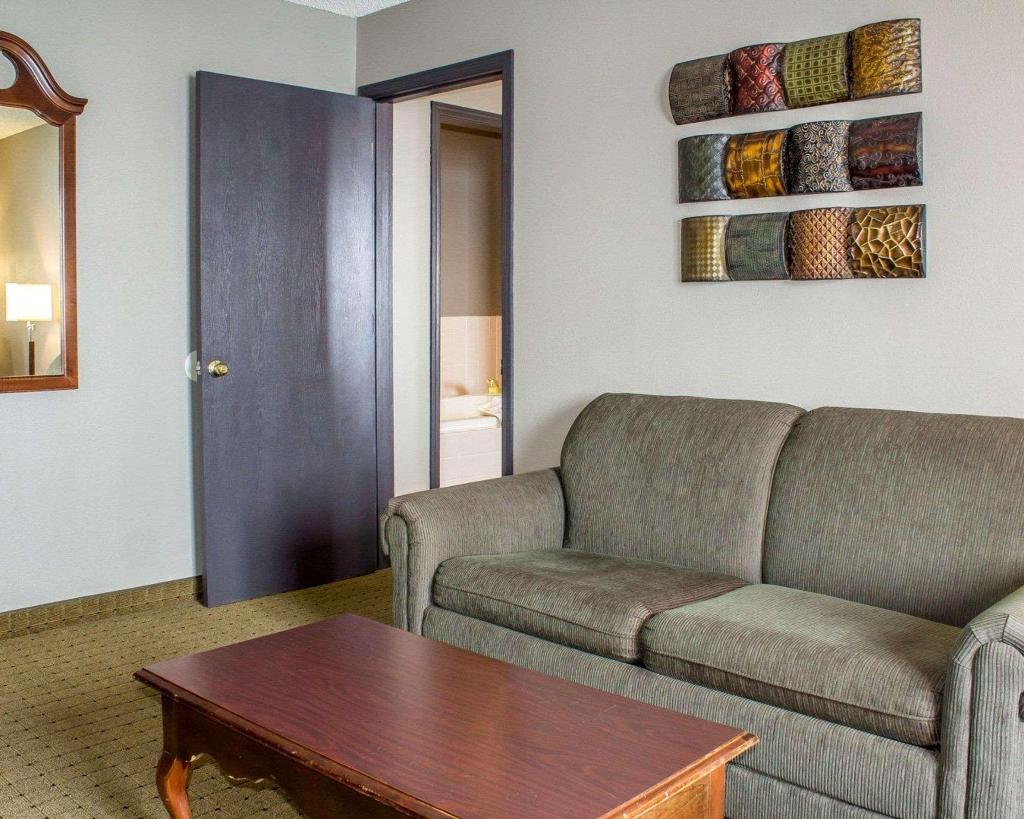 Econo Lodge Ames Area