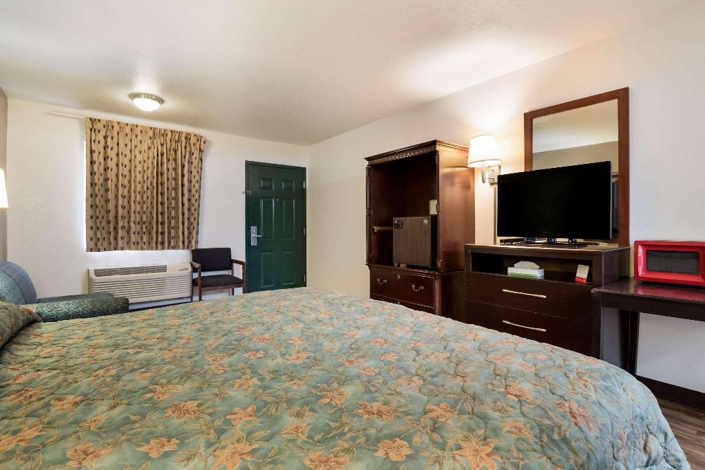 Econo Lodge Bartlesville Hwy 75