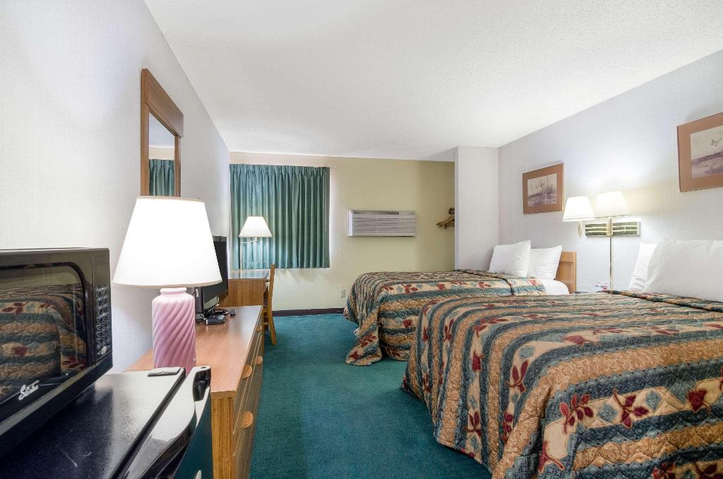 Econo Lodge Emporia Area