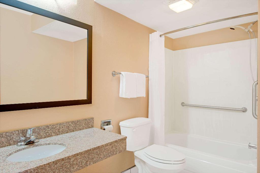 Days Inn by Wyndham Independence