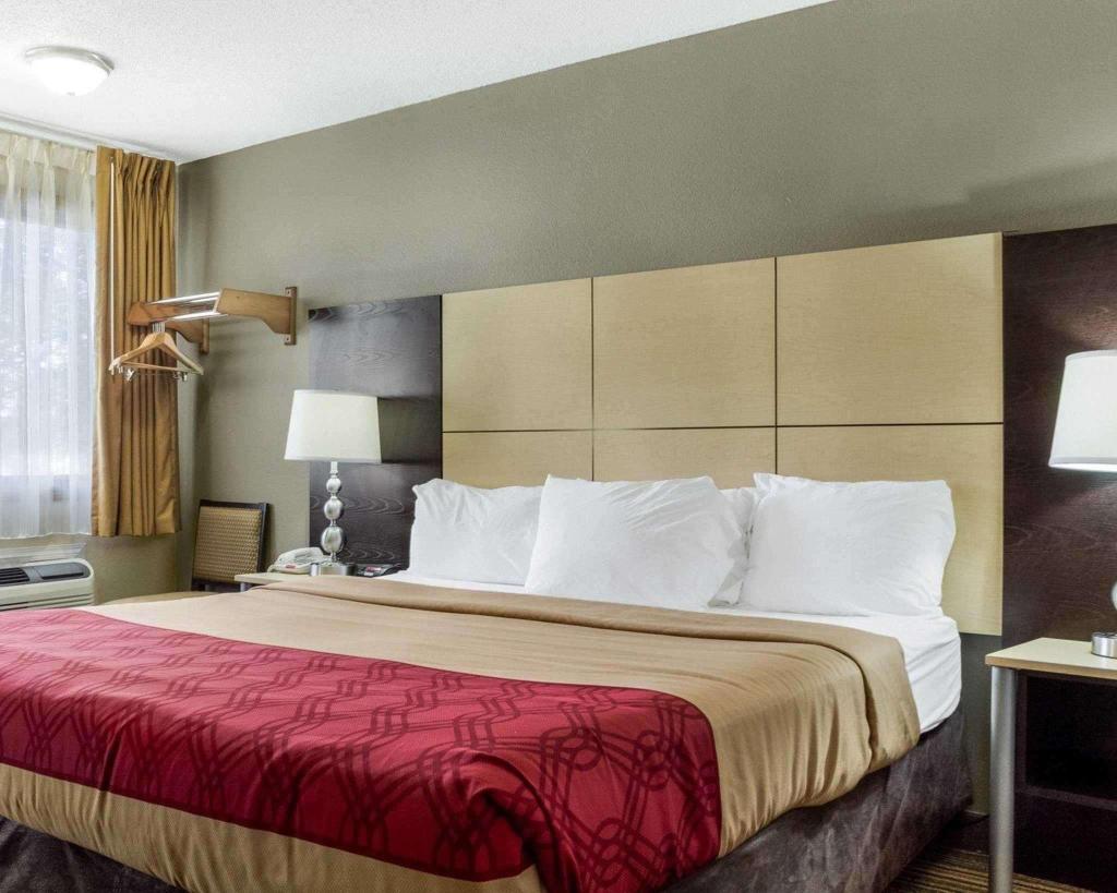 Econo Lodge Grand Forks