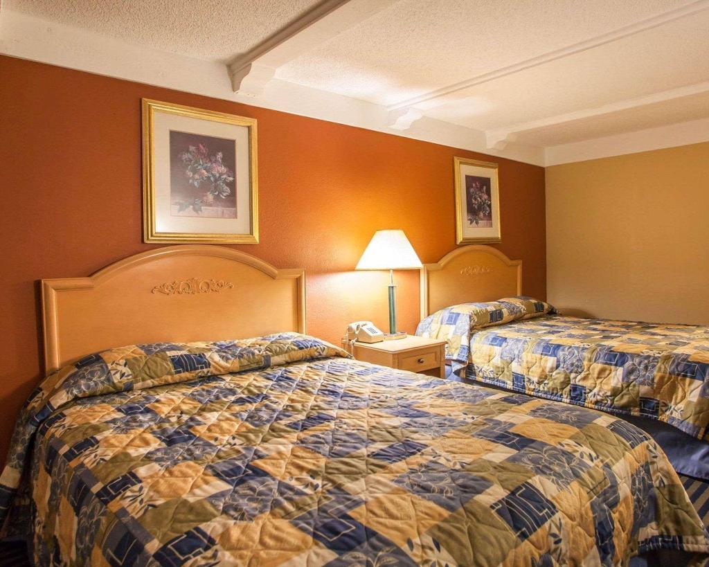 Rodeway Inn St. Charles