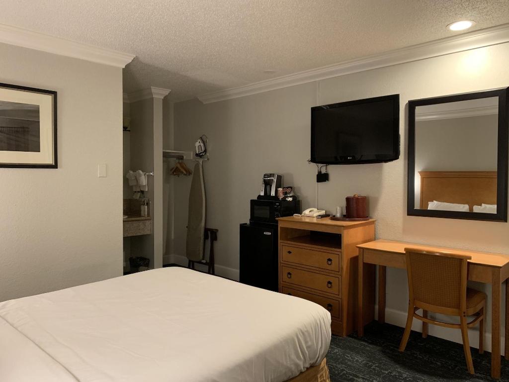 Stargazer Inn And Suites