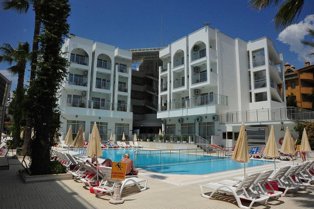 Club Atrium Hotel