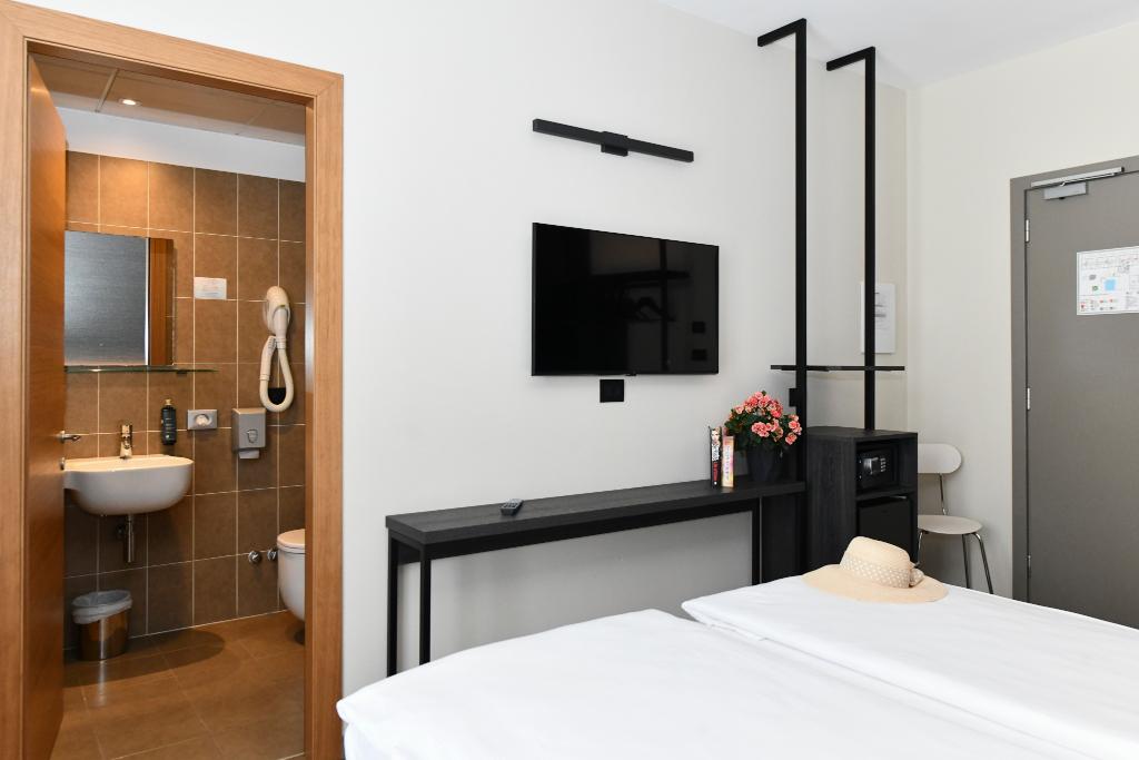 Eden Hotel