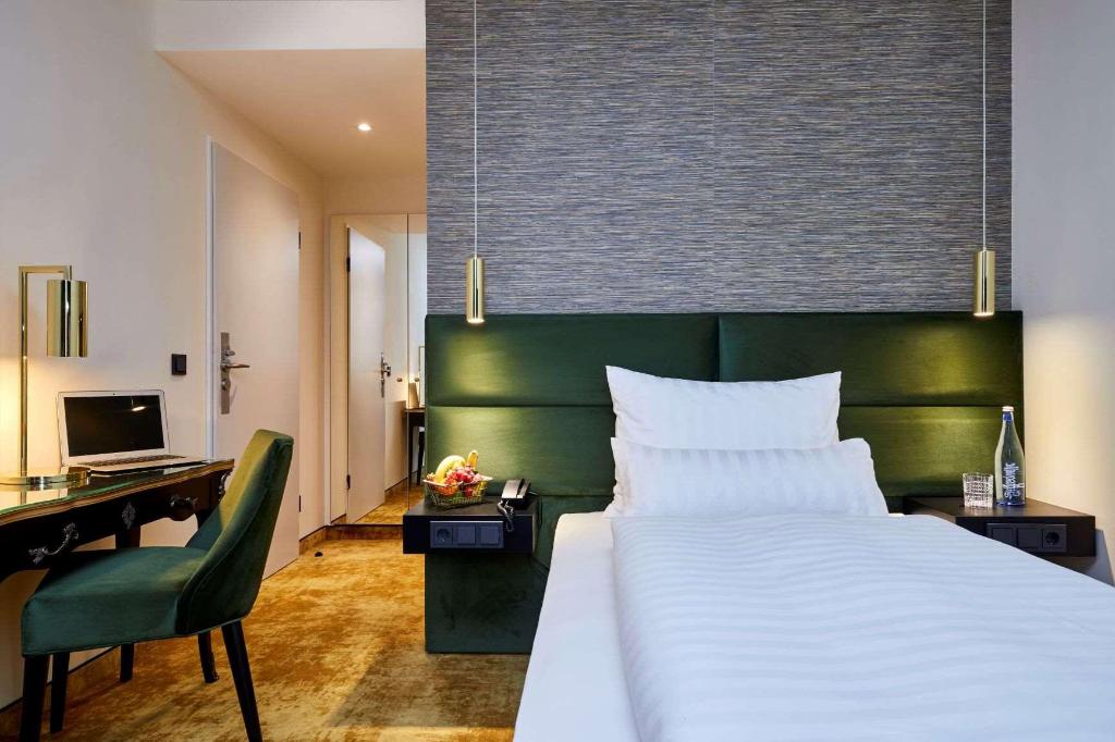 hotel-thumb