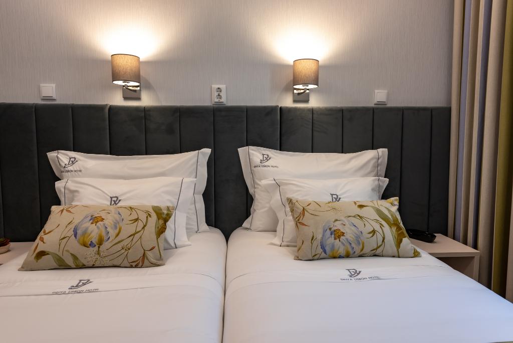Dinya Lisbon Hotel & Lounge Bar