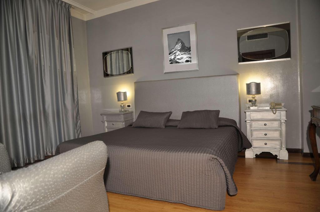Admiral Hotel