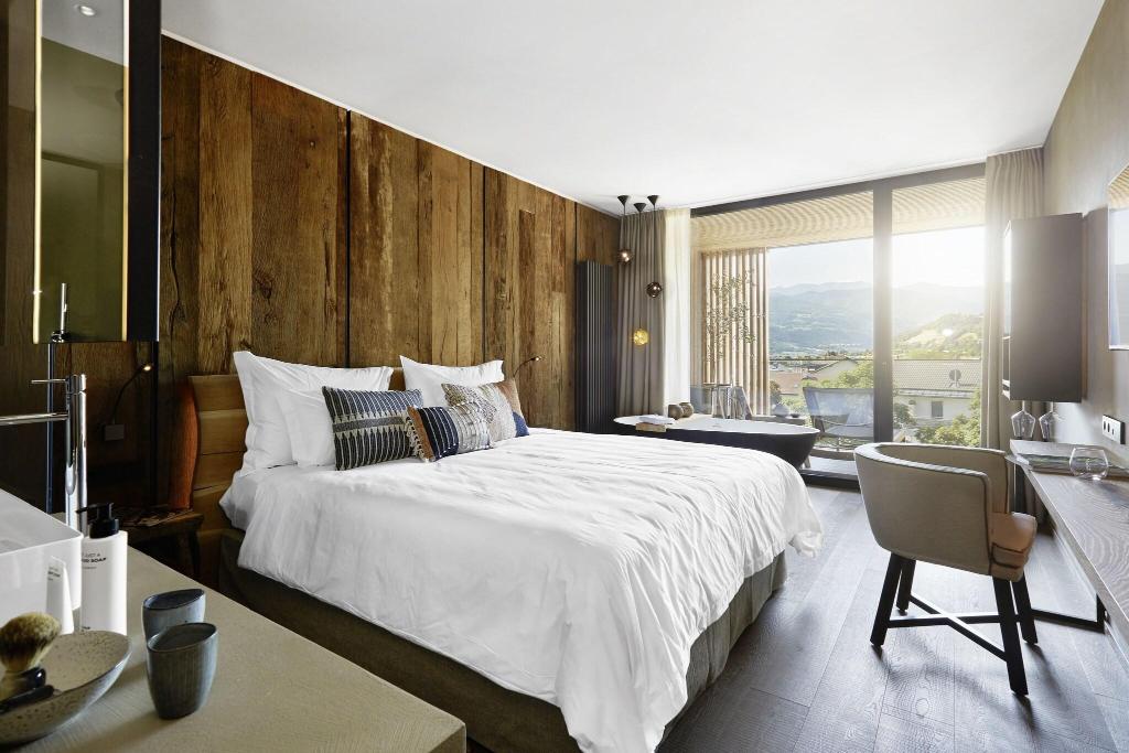 Hotel Lowenhof