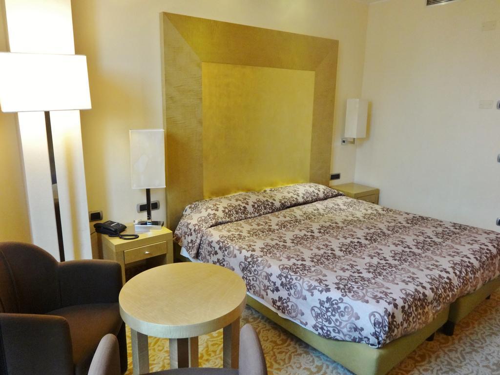 Hotel Tiffany Milano, Italien, Trezzano sul Naviglio. Großes 1