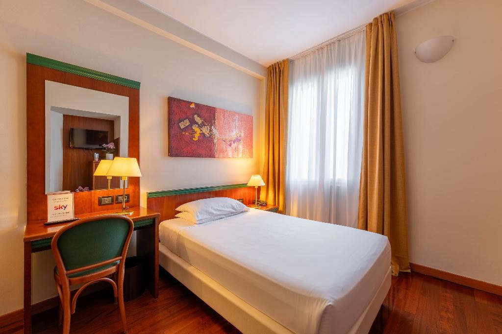 Hotel Raffaello Milan photo 59