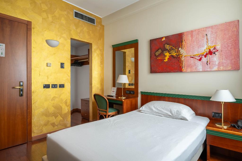 Hotel Raffaello Milan photo 58