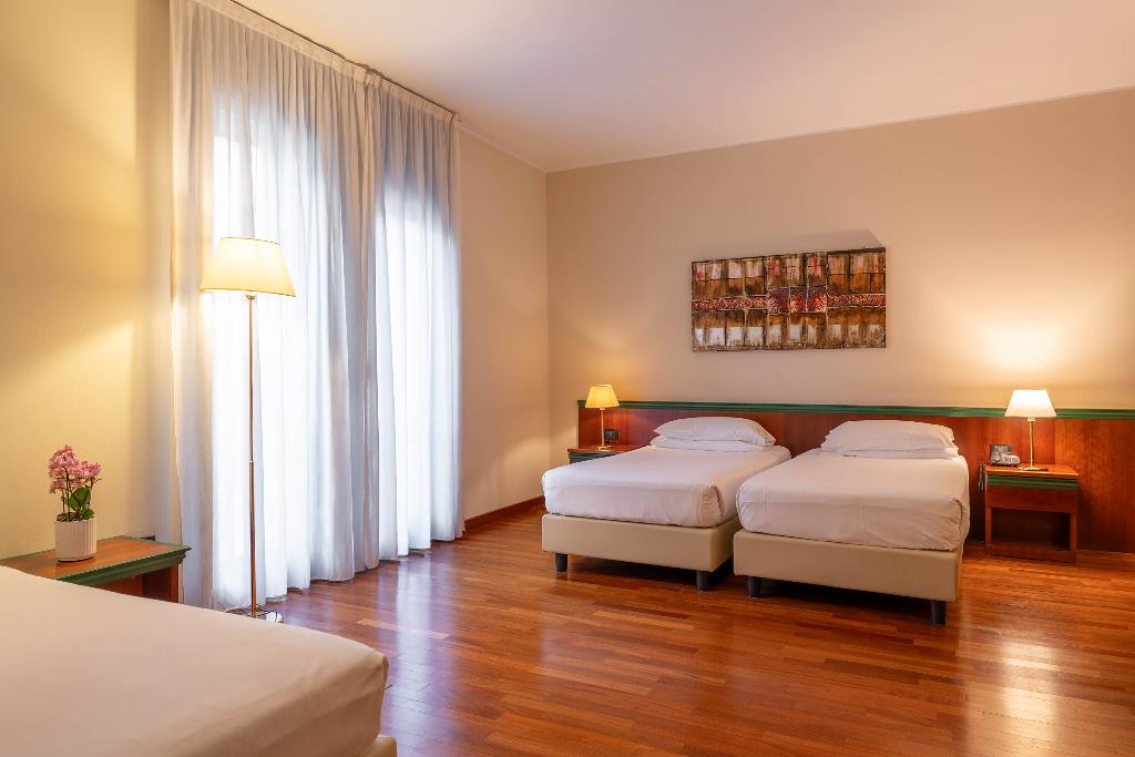 Hotel Raffaello Milan photo 54