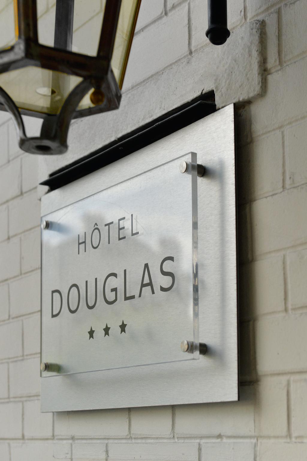 Hotel Douglas Hotel, Frankreich, Puteaux. Großes 20