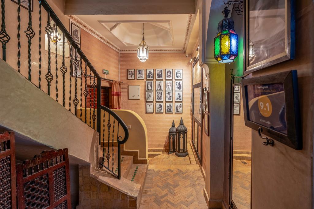 listing card gallery