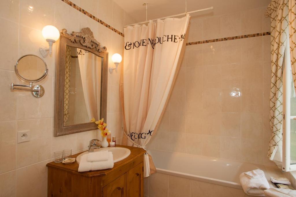 Le Fleuray Hotel and Restaurant