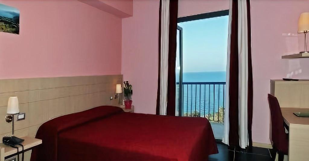 Tus Hotel