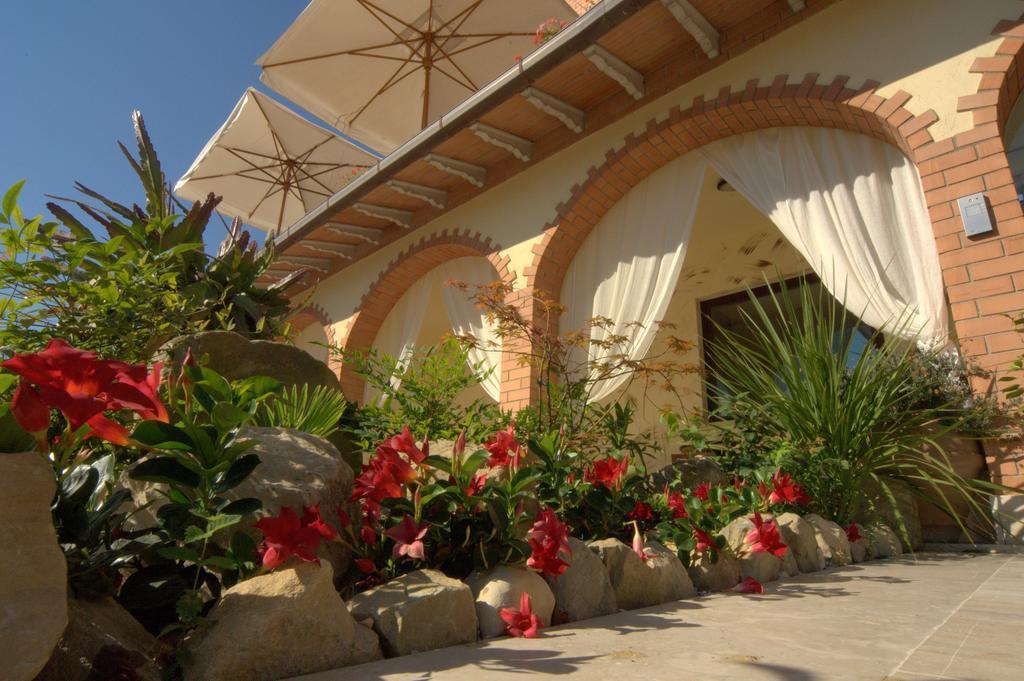 El Patio Hotel