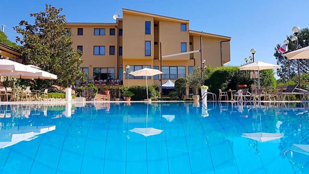 Riviera Hotel