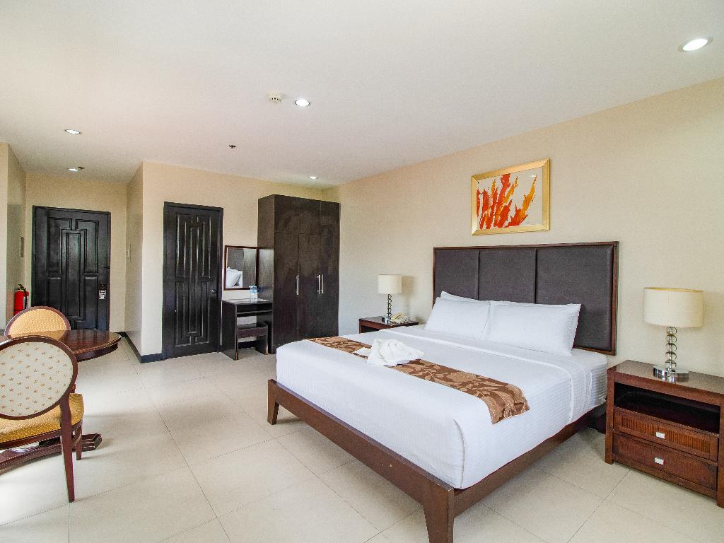 MAIN Hotel and Suites